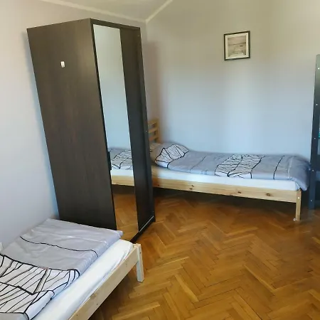 Проживання в сім'ї Stoki *